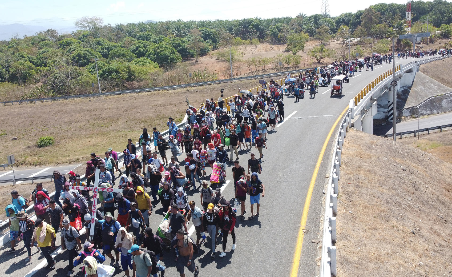 Rechazan Pueblos de los Valles Centrales el Ingreso del Viacrucis del Migrante