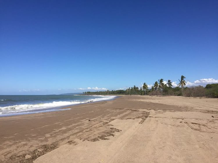 Tragedia en Playa Agua Dulce: Dos Personas Pierden la Vida Ahogadas