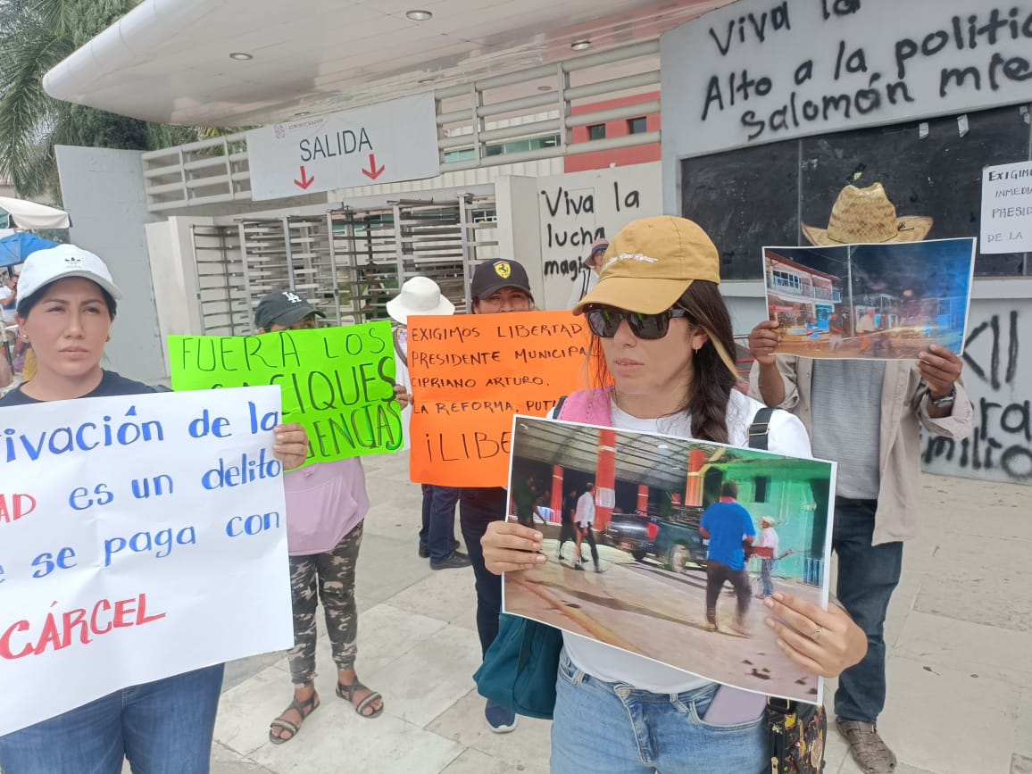 Urgen al gobierno de Oaxaca dar atención médica a edil de La Reforma retenido desde hace 40 días