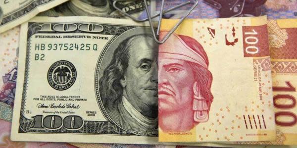 Dólar rebasa los $19