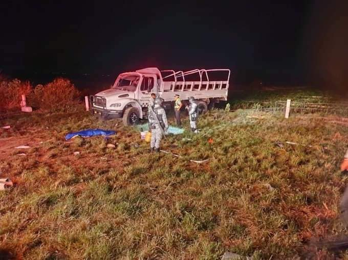 Volcadura de camión de la Guardia Nacional en autopista Oaxaca-Cuacnopalan deja un saldo de 21 lesionados y un fallecido