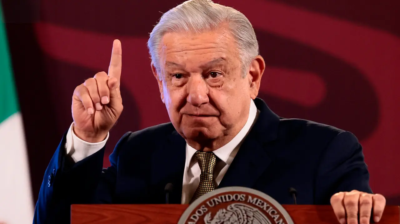 AMLO anuncia “pausa” en la relación con el embajador Ken Salazar