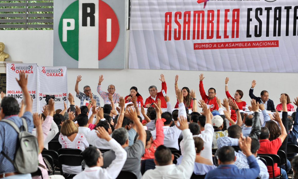 Exigen expulsión de diputados del PRI en Oaxaca por apoyar reforma al Poder Judicial de AMLO
