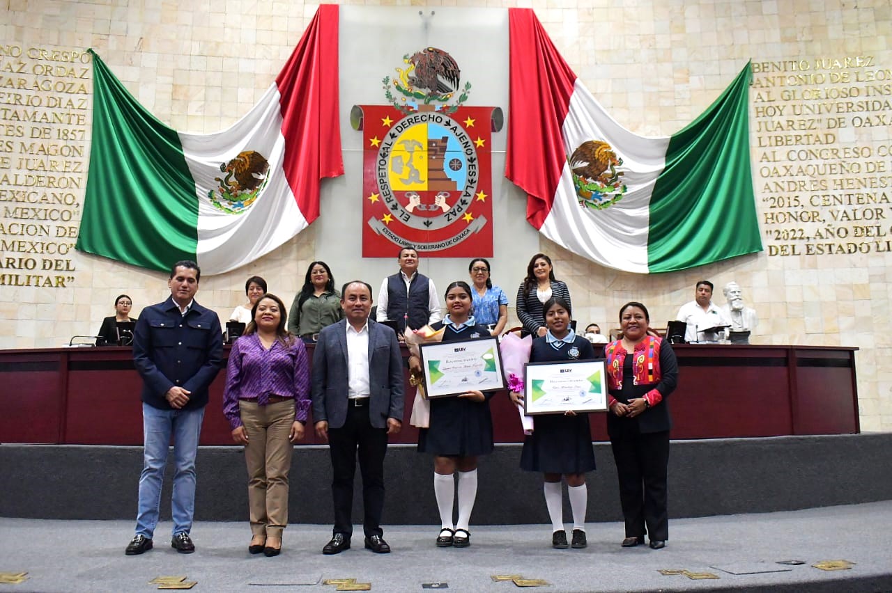 Congreso de Oaxaca reconoce a estudiantes galardonadas en certamen mundial de agua en Suecia