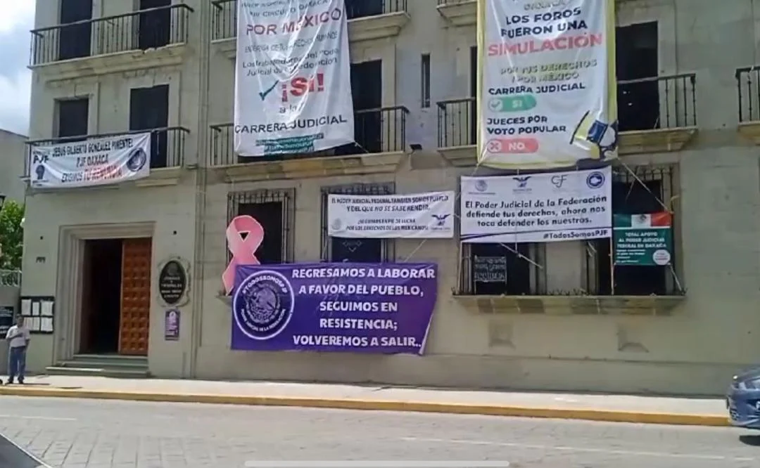 Regresan 800 trabajadores del poder judicial a labores; dos meses de paro