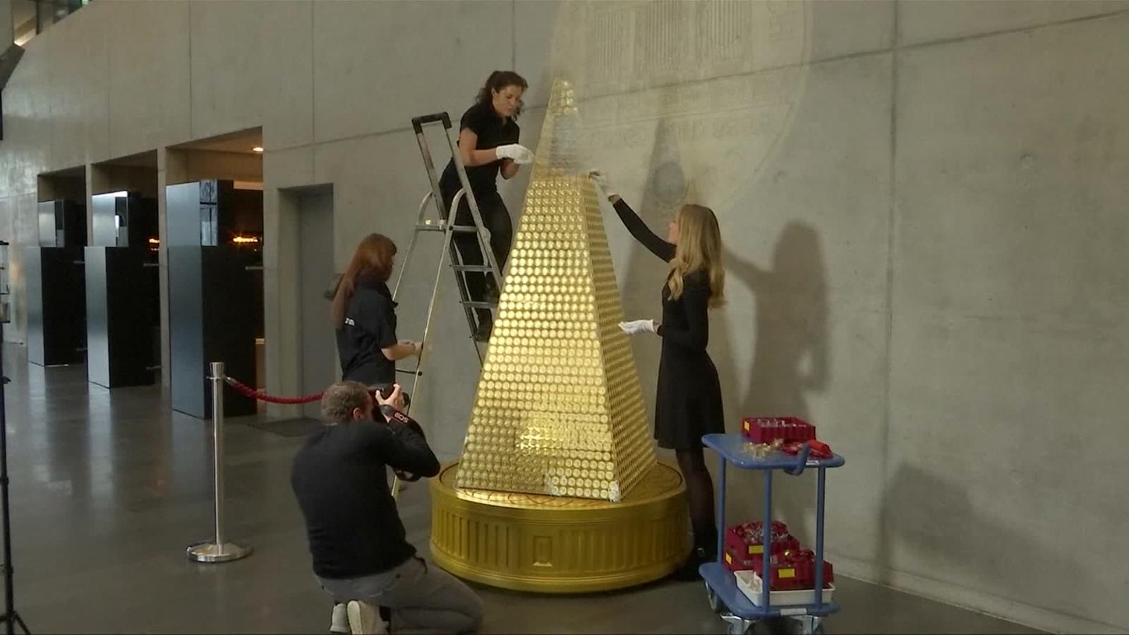 Presentan en Múnich el Árbol de Navidad más caro de Europa, valorado en 2.3 millones de euros