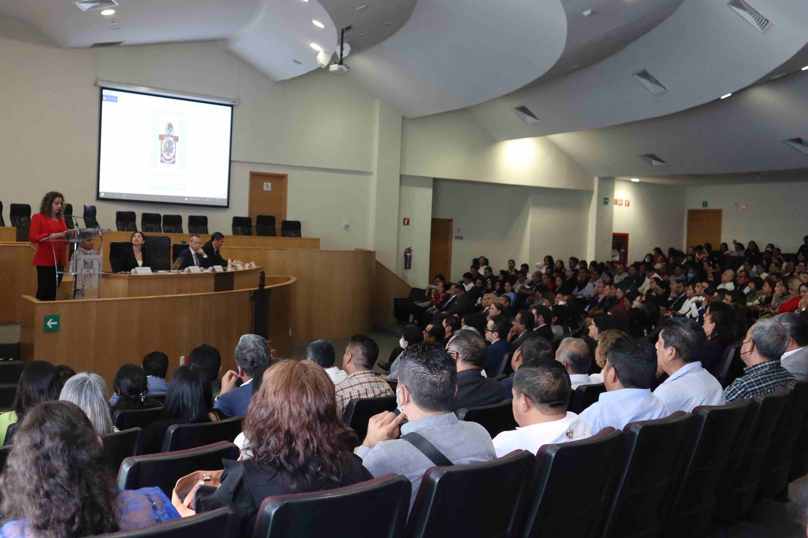 Impulsar la profesionalización judicial es clave para una justicia más eficiente y equitativa