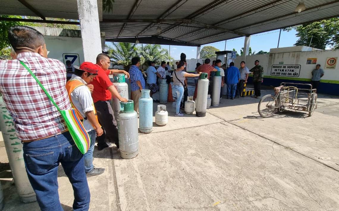 Desabasto de Gas LP Afecta a Múltiples Regiones de Oaxaca: Aumento de Precios y Filas en Puntos de Venta