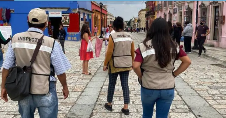 El Ayuntamiento de Oaxaca Suspende Temporalmente Operativo contra Comercio Ambulante en Zócalo Debido a Protesta Magisterial