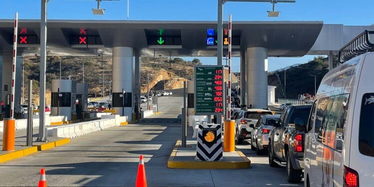 Transportistas Oaxaqueños Exigen la Eliminación del Cobro de Peaje en la Súper a la Costa y Mayor Seguridad en las Carreteras