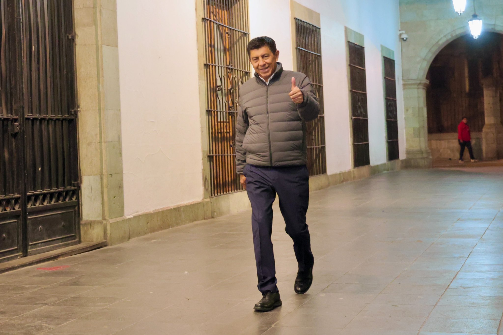 Gobernador Salomón Jara Cruz informa que el Gobierno Federal atenderá las demandas del magisterio oaxaqueño y destaca el manejo eficiente de las finanzas públicas