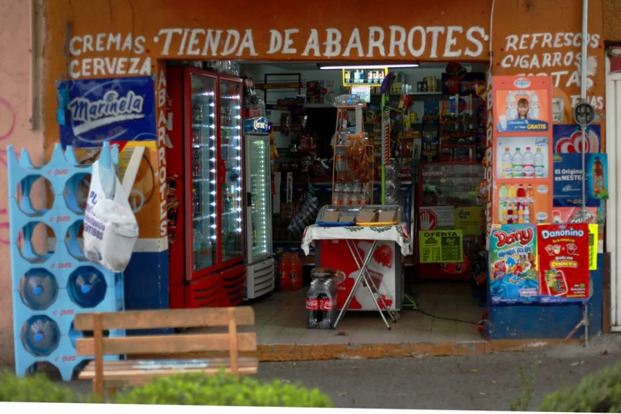Las Tienditas de la Esquina: Un Pilar en la Economía Local y la Conexión Comunitaria