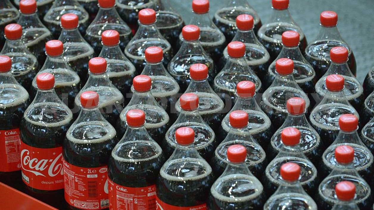 Cantinela en Hidalgo replica la iniciativa de Yalalag en Oaxaca y prohíbe venta de Coca-Cola y cervezas Corona para combatir problemas de salud