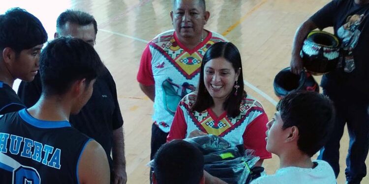 Niñas y niños de la Mixteca participan en encuentro deportivo en el Istmo de Tehuantepec