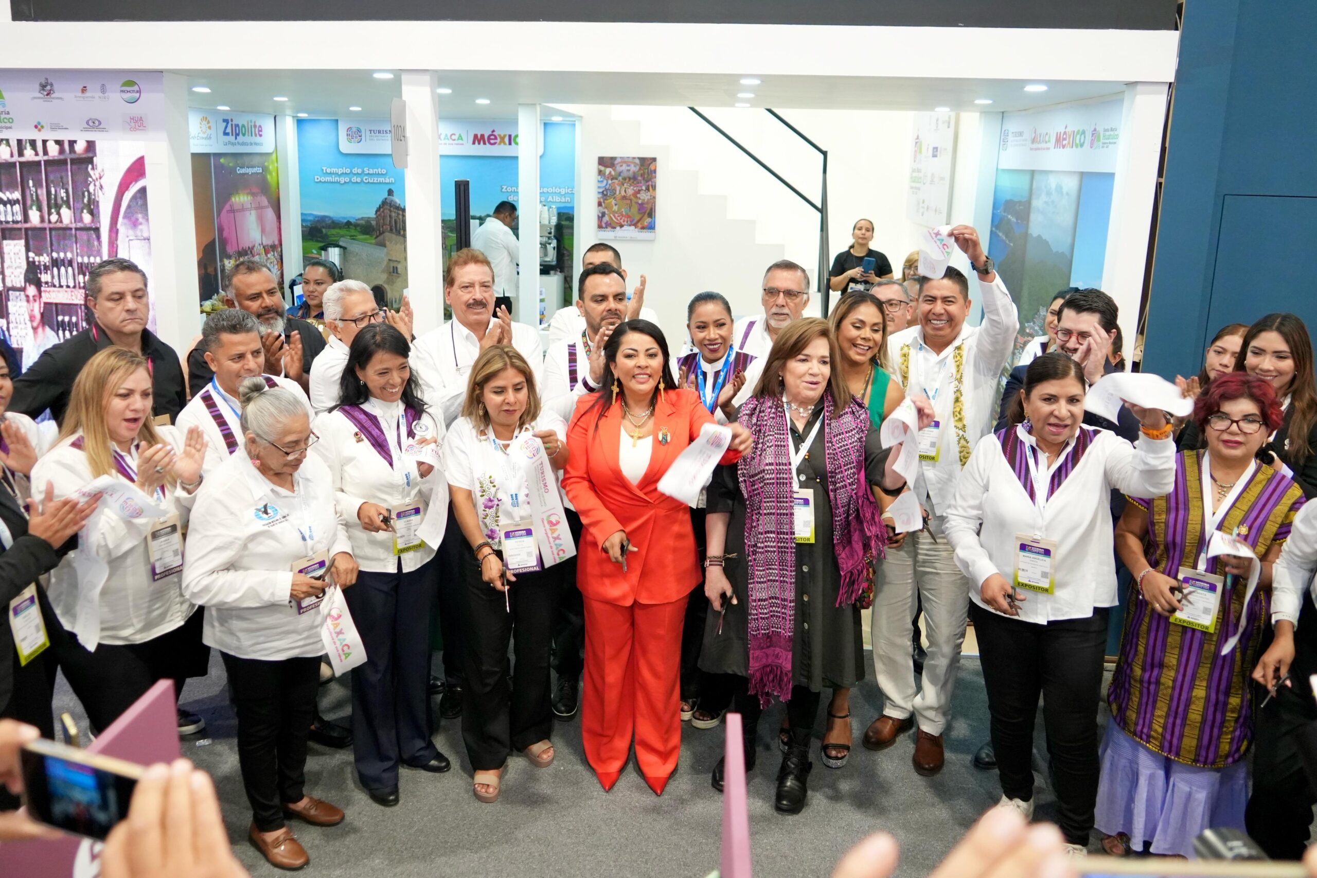 Inaugura secretaria de Turismo Saymi Pineda Velasco stand de Oaxaca en la Vitrina Turística ANATO 2025
