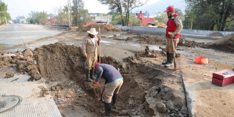 Tormenta atípica provoca daños en red de agua potable en Oaxaca