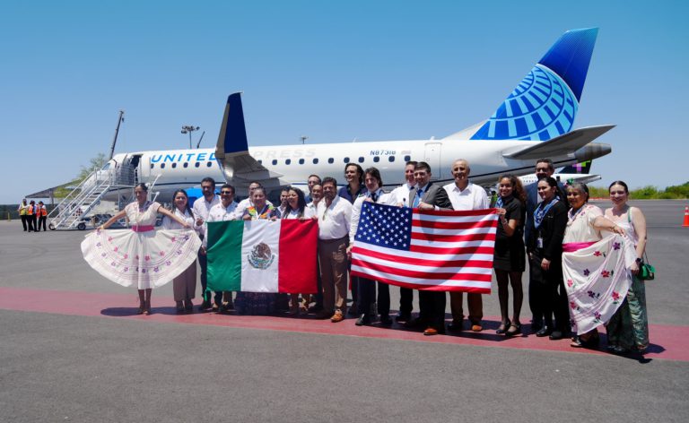 Puerto Escondido inaugura su primer vuelo internacional, un hito para Oaxaca