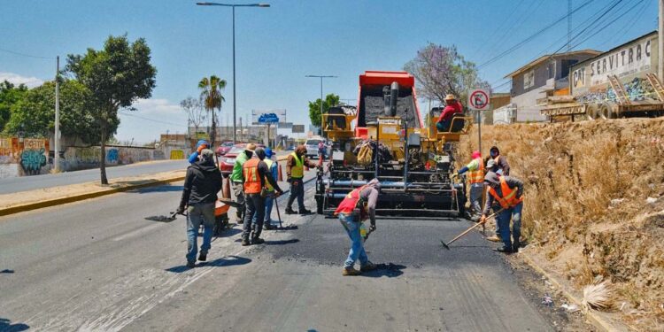 Avances en el Programa de Reencarpetamiento y Bacheo en la Zona Metropolitana de Oaxaca: Un Paso Hacia la Mejora de Infraestructura Vial