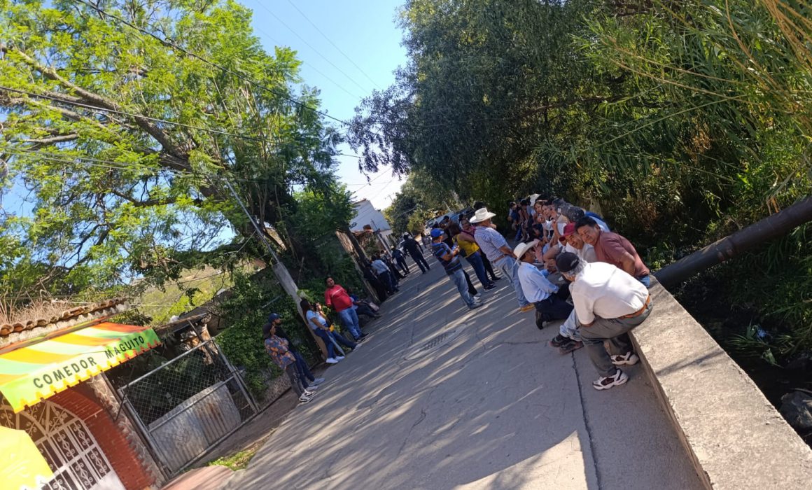 Comuneros de San Agustín Etla suspenden el suministro de agua a la ciudad de Oaxaca por falta de transparencia en el manejo de recursos