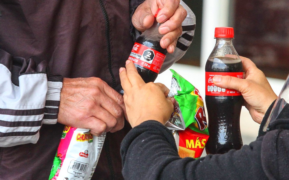 Oaxaca implementará operativos sorpresa para garantizar escuelas libres de comida chatarra