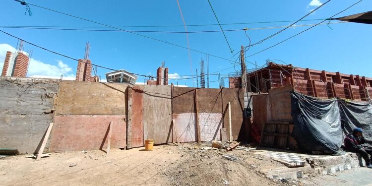 La remodelación del Mercado de Abasto Margarita Maza de Juárez supera la inversión proyectada y continúa con retrasos