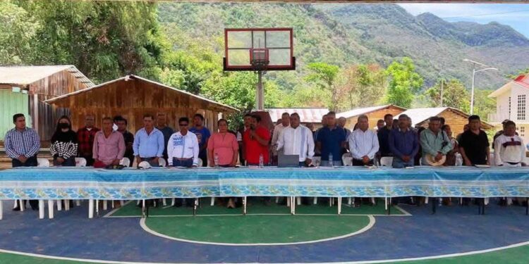 Mejoras en Seguridad y Caminos: Reunión de Autoridades en Independencia Itundujia para Fortalecer la Conectividad Regional