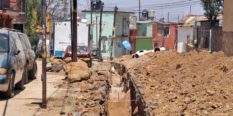 Aumentan recursos para obras públicas en Oaxaca con apoyo del FAISPIAM