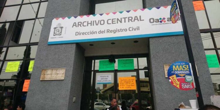 Trabajadores del Archivo Central del Registro Civil exigen condiciones dignas y mesa de diálogo con el Gobierno del Estado