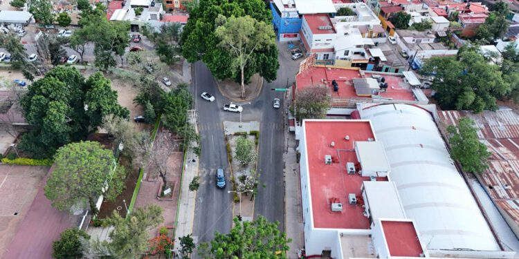 Inicia reencarpetamiento en boulevard Eduardo Vasconcelos; obras avanzan pese a molestias por horarios