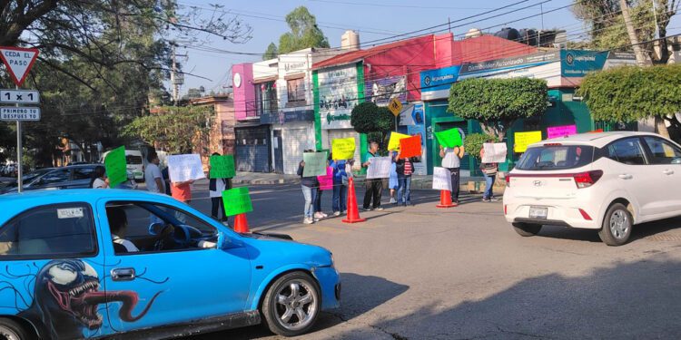 Martes caótico en Oaxaca: múltiples bloqueos afectan la movilidad en la ciudad