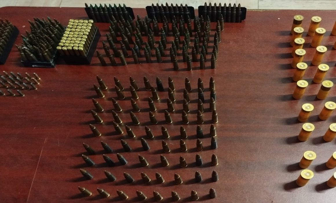 Realizan cateos simultáneos en Oaxaca; aseguran armas, drogas y vehículos