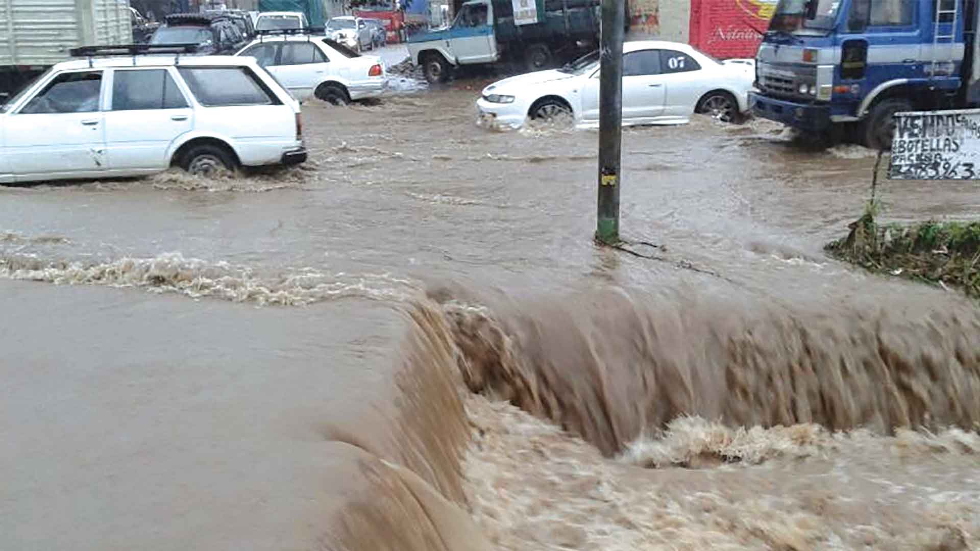 Oaxaca de Juárez: Inundaciones y Riesgos Naturales Preocupan a las Autoridades Ante la Temporada de Lluvias