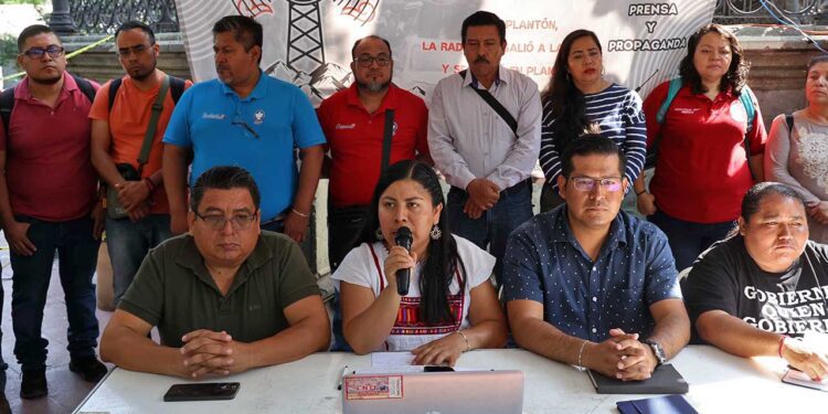 Solo 3 de cada 10 docentes serán beneficiados con la reducción gradual de la edad de jubilación, advierte la Sección 22