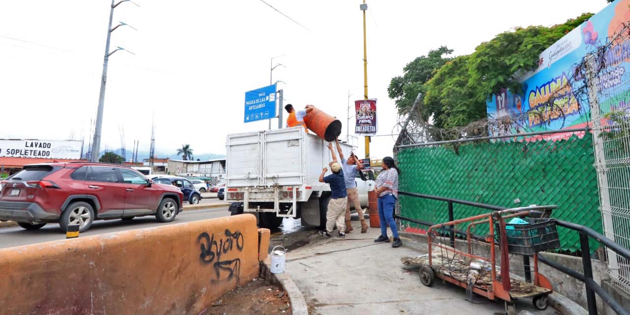 Retraso en recolección de basura en Oaxaca por daños en camino hacia Centro de Residuos y averías en unidades recolectoras