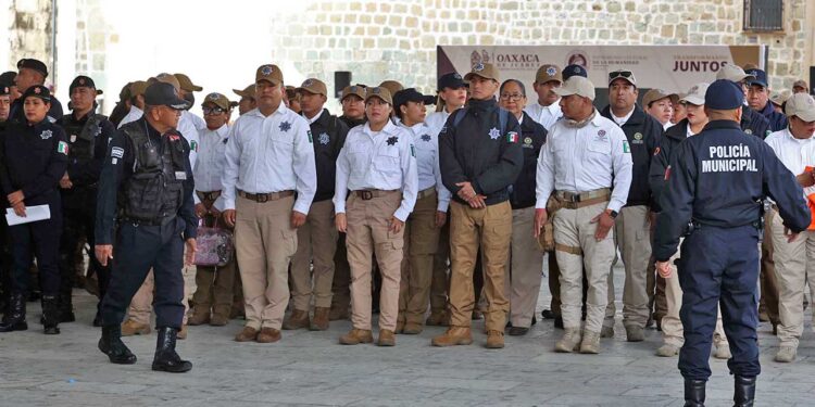 Oaxaca de Juárez refuerza seguridad mediante mando coordinado y capacitación policial; reportan reducción en índices delictivos