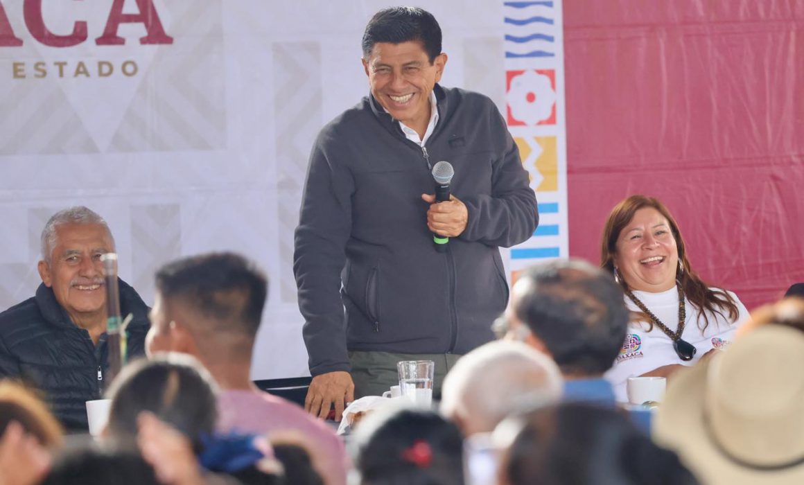 Gobierno de Oaxaca invierte 5 millones de pesos en obras y programas sociales en Santiago Huauclilla