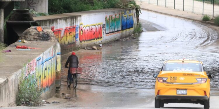 “Ciudad del Charco”: Lluvias y negligencia colapsan vialidades en Oaxaca