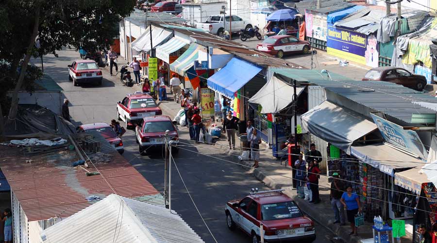 Enfrentamiento entre organizaciones por disputa de 17 puestos en el Mercado de Abasto de Oaxaca