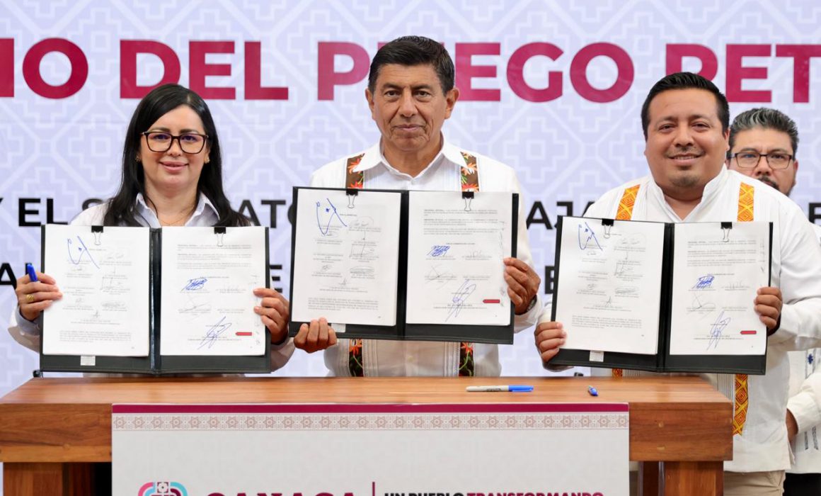 Gobierno de Oaxaca y sindicato acuerdan aumento del 8.1 % en prestaciones laborales