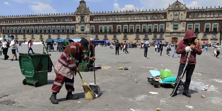 Más de 800 mil estudiantes regresan a clases tras paro de la Sección 22 en Oaxaca