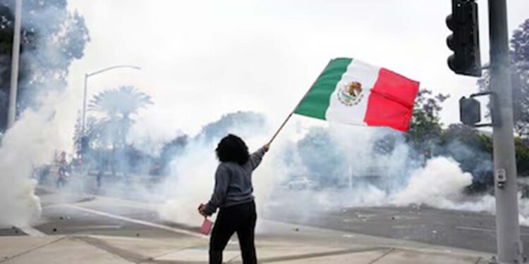 Escala la tensión en Los Ángeles: Policía y Guardia Nacional reprimen protestas contra redadas migratorias