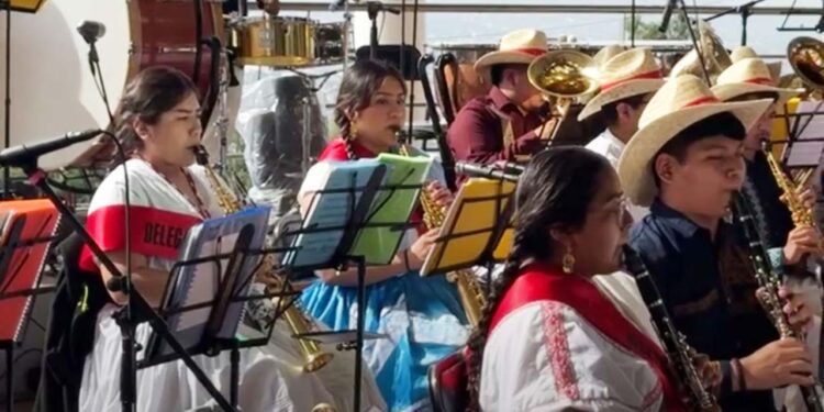 Guelaguetza migrante: la fiesta que también se vive desde el exilio