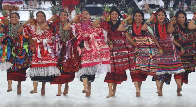 ? Inicia la Guelaguetza 2025: Oaxaca celebra su máxima fiesta cultural con 55 delegaciones
