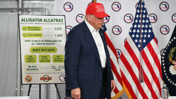 Sheinbaum a EE.UU.: “Ningún mexicano debe estar retenido en Alligator Alcatraz”