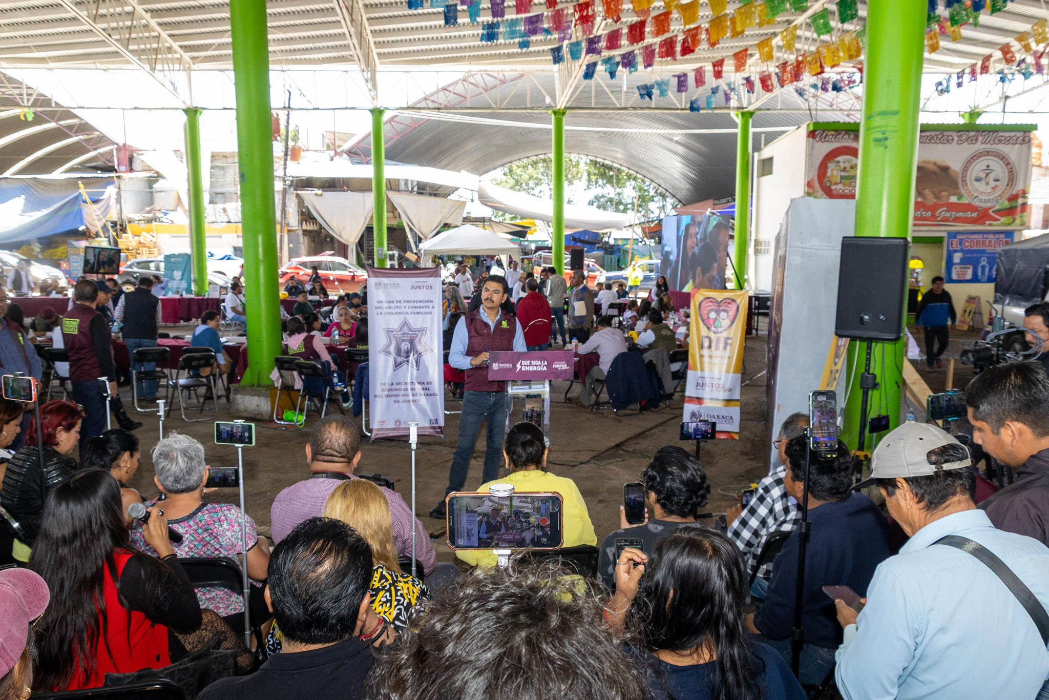 Presidente municipal de Oaxaca de Juárez acusa campaña política tras amparos contra nuevo reglamento de mercados