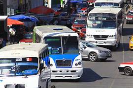 ? Urbaneros protestan con pancartas contra el Citybus en Oaxaca