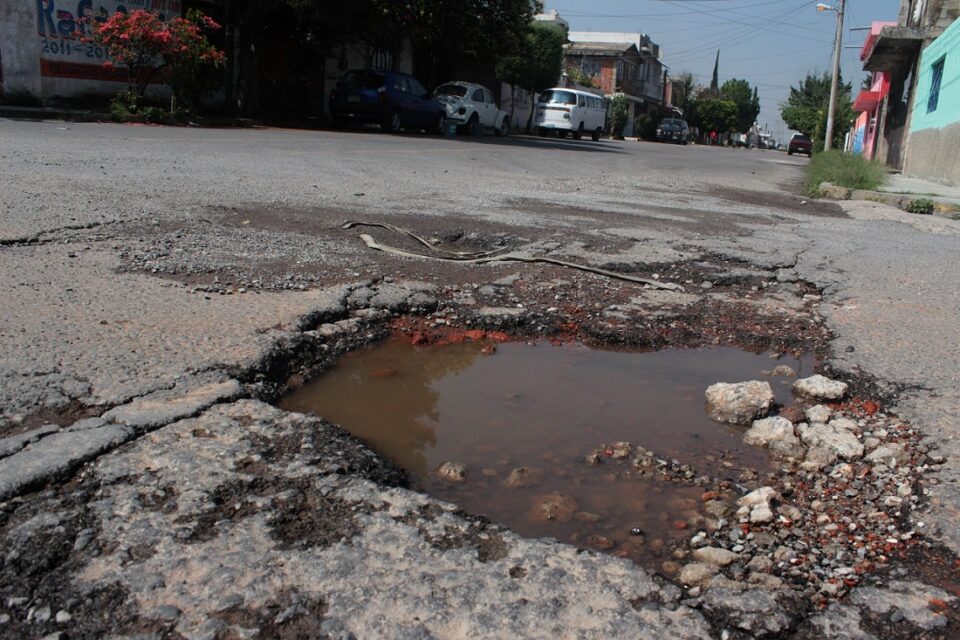 Oaxaca de Juárez refuerza atención a infraestructura sanitaria y vial ante temporada de lluvias