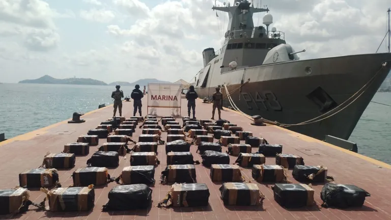 Autoridades confiscan más de media tonelada de cocaína en costas de Oaxaca