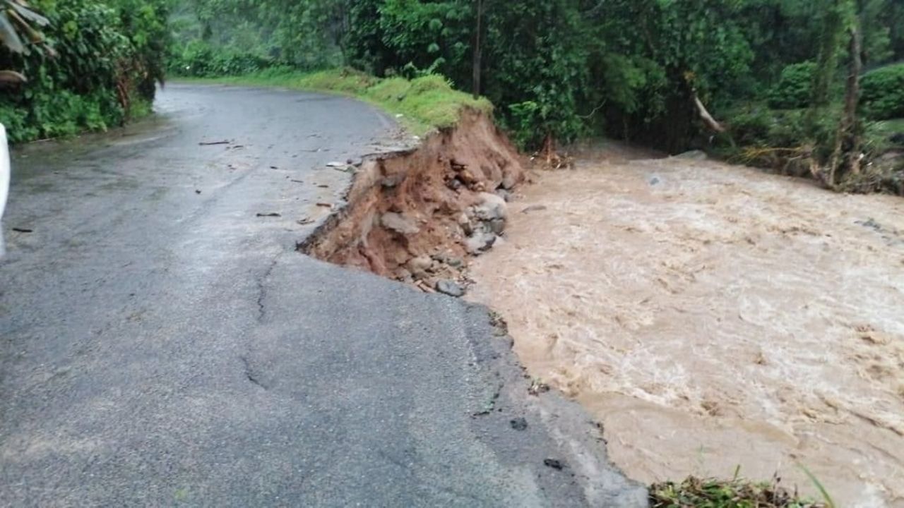 Protección Civil y Bomberos de Santiago Huajolotitlán llaman a la población a extremar precauciones por lluvias y aumento del nivel del río