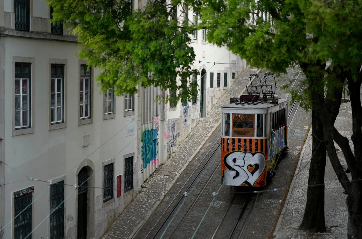 ? Tragedia en Lisboa: accidente en el funicular deja 15 muertos y 18 heridos